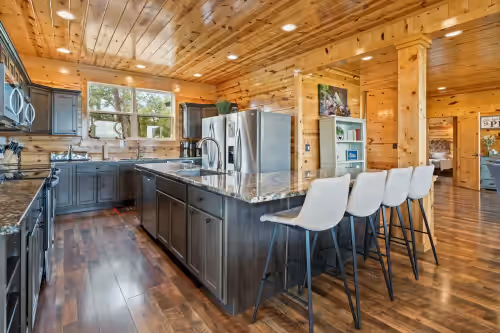 Private kitchen at Large cozy updated lodge sitting on top of Daniel Boone National Forest
