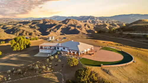 Beautiful private mountain estate on 10 acres