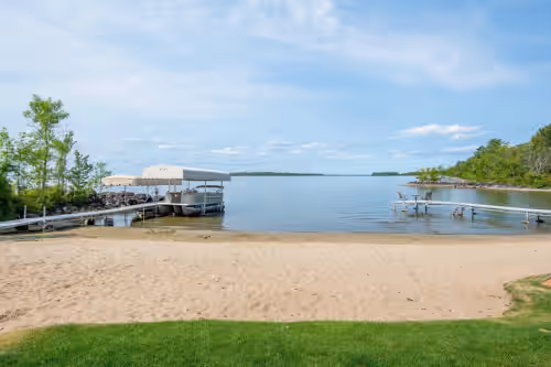 Lake Front Lodge, Leech Lake, with Multiple Cabins, Large Groups & Reunions