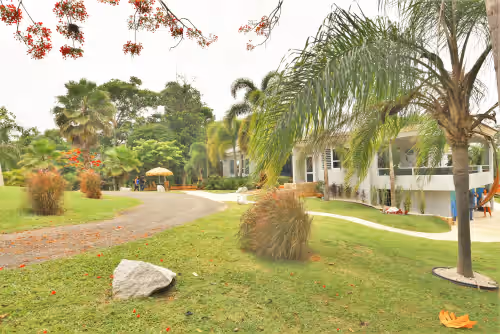 Aguadilla Villa Bonita #1, sleeps 35+, pool, jacuzzi, kids area, volley, basket.