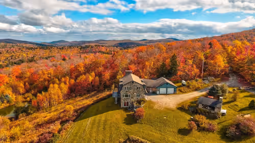 New! Cozy, private Chalet with stunning Mountain Views, photo 3