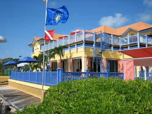 Real World MTV House-18 to 22 guests, Not Just a House Your Own Private Resort