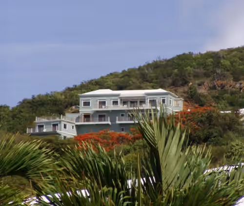 SUREWINDS  - Contemporary Villa and Apartment Combo