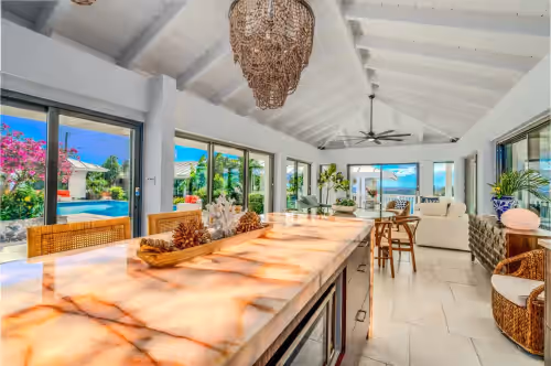 Sunset Sanctuary: Gorgeous 5br w/huge pool/deck & lots of space, photo 3