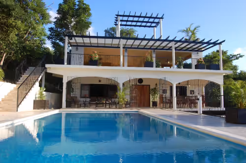 Serene, private retreat with magnificent views. 20 bedrooms, full staff