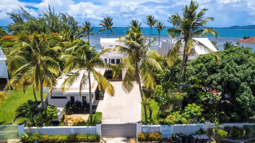 Oceanfront 8-bedroom Villa with Pool, Fully Fenced for Privacy, Incredible Views, photo 3