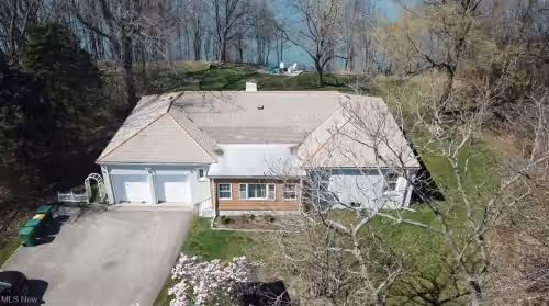 LUXURY WATERFRONT HOME w/PRIVATE BEACH w/BBQ PATIO
