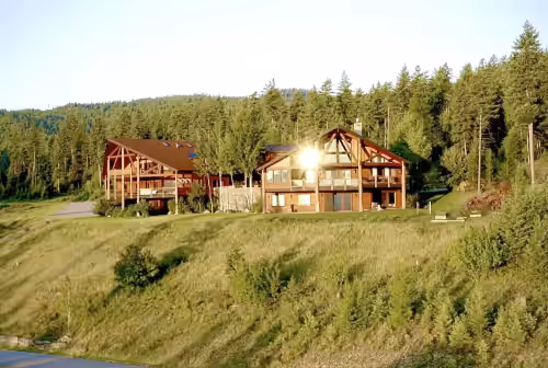 Private Luxury on 8acers with Amazing views and Spacious Accommodations