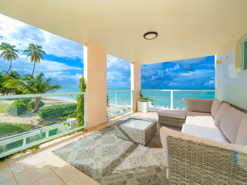 Large Ocean Front Home on Sandy Beach With Pool, photo 3