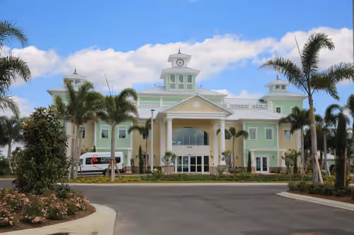 Magnificent 10 Bedroom/10 Bath Pool Home Ideal for Family Vacation Bubble