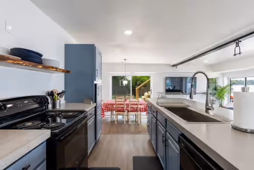 Private kitchen at The Boathouse at Evans Lake