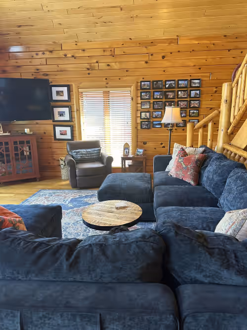 Unobstructed lake views from living areas. Restaurants & activities in minutes, photo 3