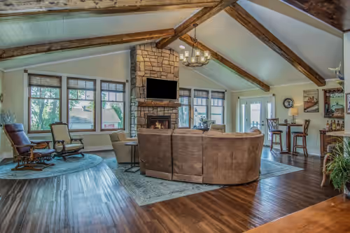 Lake Front Lodge, Leech Lake, with Multiple Cabins, Large Groups & Reunions, photo 4