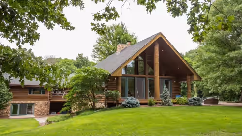 Massive Private Family Log Cabin Lodge: Pool, Pickleball-Fun for All! 100+ acres