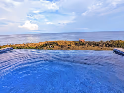 Stunning Oceanfront 5 Bed House with Infinity Pool, photo 3