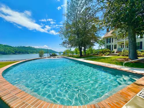 “The Magnolia House” LakeFront Compound Sleeps 58+! Pool, Hottub, kayaks, &more, photo 2