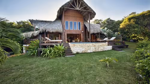 Villas Del Mar Spacious estate in Politilly Bight with pools, hot tubs,  Spa