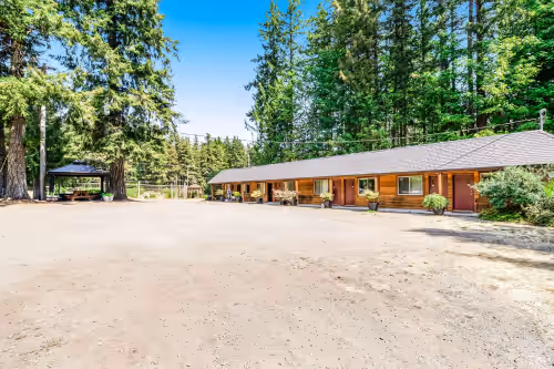 Complete multi-room inn for large group destination near Olympic National Park, photo 2