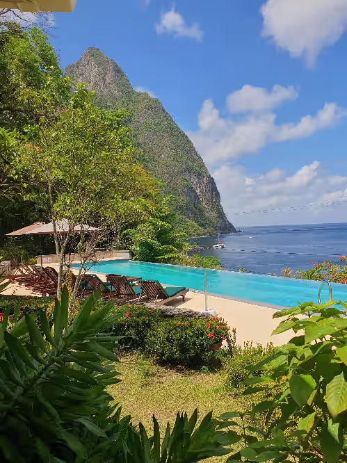 Authentic St. Lucian Experience at Prestigious Villa, photo 3