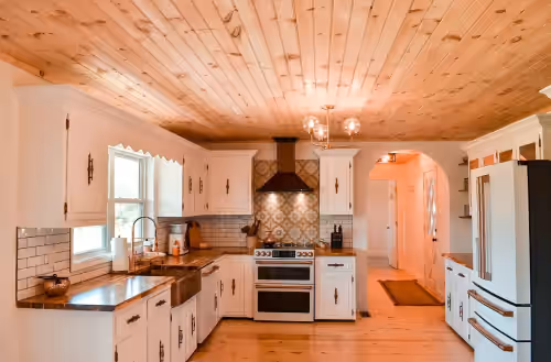 New! River Retreat! Spacious home on the Little Pigeon River, photo 2