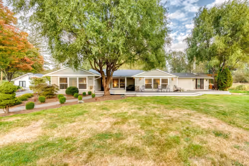 One of a Kind Modern Farmhouse Estate Paradise, photo 2