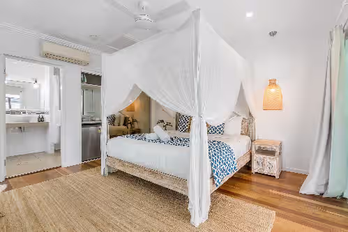 11BR Big Space in the Heart of Byron Bay Sleeps 24, photo 3