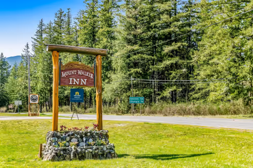 Complete multi-room inn for large group destination near Olympic National Park