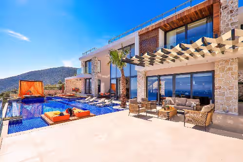 Villa for 12 w/fantastic views, large heatable infinity pool, quite location