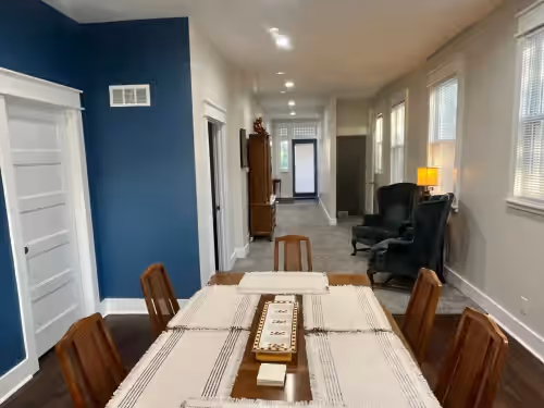 1890's Craftsman Home 5BR 4BA, Sleeps 16+ w 6 TVs, photo 2