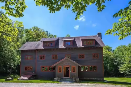 Skylight Ski Lodge VT Rustic Chic Near Stratton