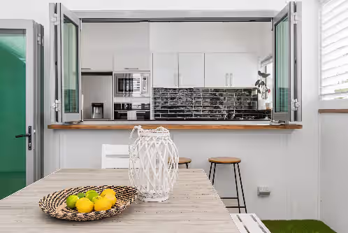 11BR Big Space in the Heart of Byron Bay Sleeps 24, photo 4