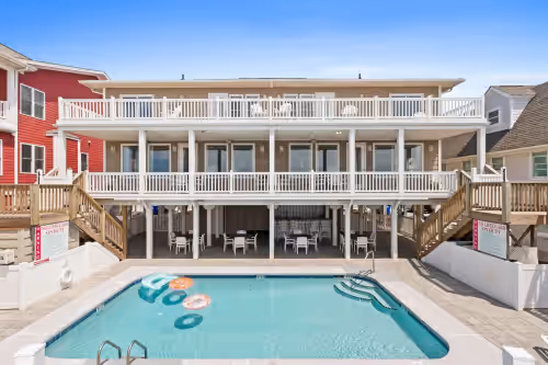 Amazing location! Oceanfront 12bdrm tiki bar pool, photo 2