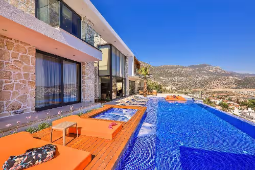 Villa for 12 w/fantastic views, large heatable infinity pool, quite location, photo 3