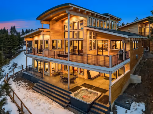 Stunning views! 5bd-4.5ba with excellent reviews in the center of the resort!