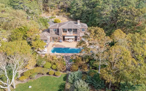 Secluded Bayfront Retreat — Cozy Southampton Escape