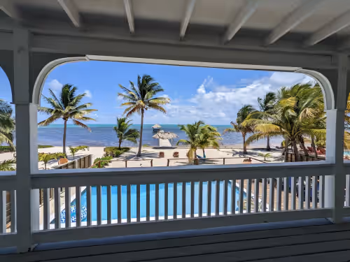 Casa Lisa Belize - Ocean Front Home with pier.