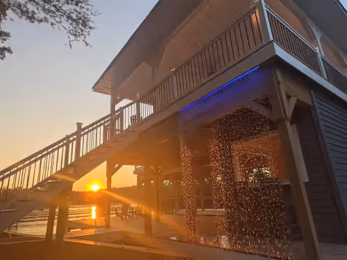 Pigeon Cove Hideaway: Gorgeous Lakefront Retreat, photo 2