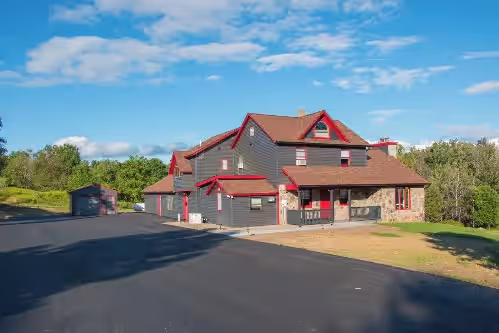 This house is a 7 bedrooms, 4 bathrooms, located in Beach Lake, PA, photo 2