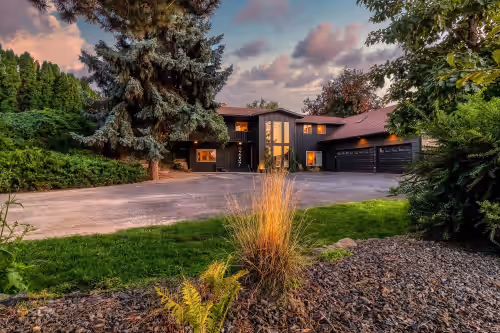 5b/4bath w/ Hot tub in Walla Walla Valley!