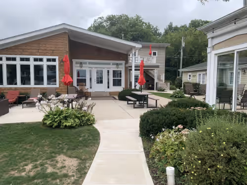 Five star resort on POWERS LAKE LAKEFRONT; SLEEPS 30, photo 2