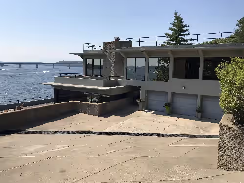 Elegant Lakeside Executive Estate Home-Sleeps 20, Pool! Open Labor Day Weekend!