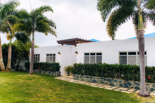 BEAUTIFUL AND ELEGANT 5 BDRM OCEAN FRONT HOUSE WITH DIRECT ACCESS TO THE OCEAN, photo 3