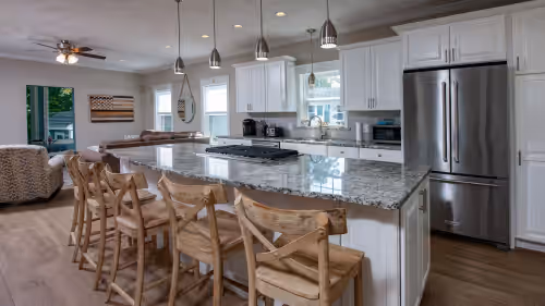 OPEN FLOOR PLAN-SPA LIKE MASTER BATH Basement playroom ping pong! 5 STAR REVIEWS, photo 2