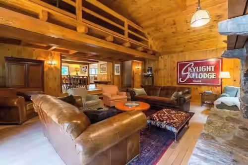 Skylight Ski Lodge VT Rustic Chic Near Stratton, photo 3