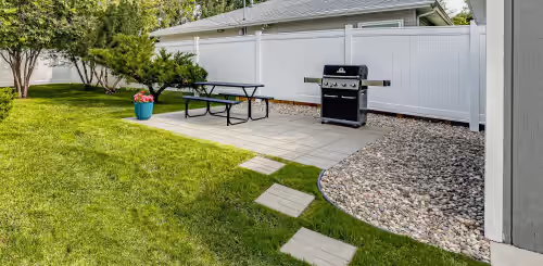 Outdoor dining at King Bed Suite