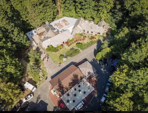 Tuscany Manor Inn<br>Weddings. family reunions. corporate.