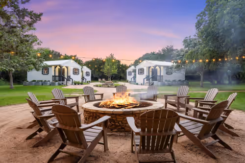 Secluded Country Retreat with Boutique Hotel Vibes plus Pool/Hot Tub sleeps 50+