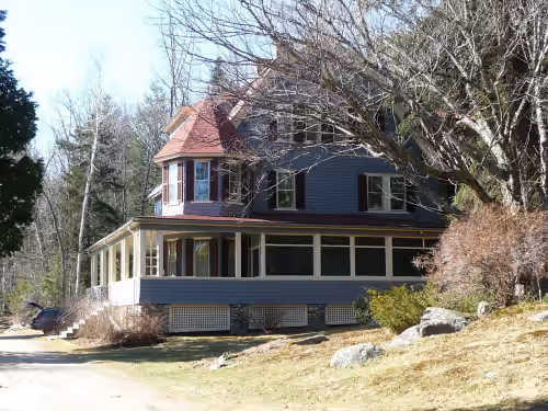 Victorian Splendor Amidst the Mountains, photo 2