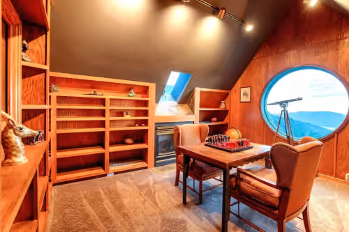 Luxurious Mountaintop Retreat with Stunning Views, photo 4