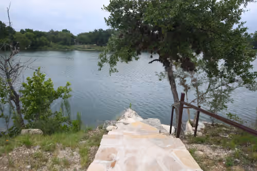 Book 4 cabins with Private River Access to the Nueces River, photo 4